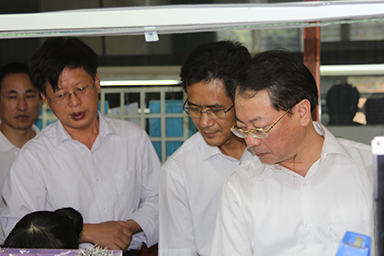 福建省紀(jì)委副書記、監(jiān)察廳廳長陳善光一行視察虹潤公司